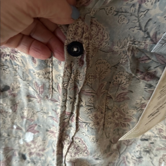 Magnolia Pearl Women's Patterned Button-Down Shirt - Picture 7 of 8